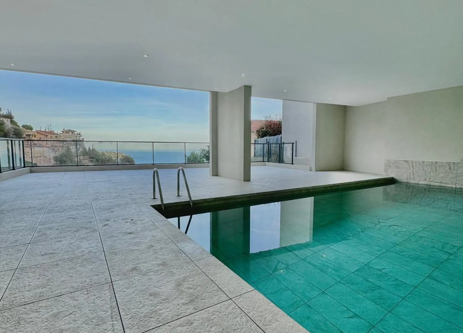 Superbe T2 Dans Residence Avec Piscine Chauffee Beausoleil Apartment